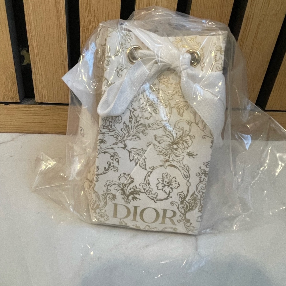 Miss Diot - Picture 2 of 3